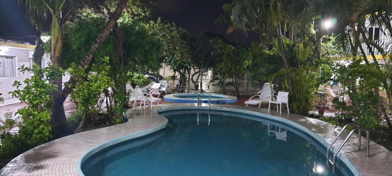 Hotel Hermanos Aguilar Cozumel Exteriör bild