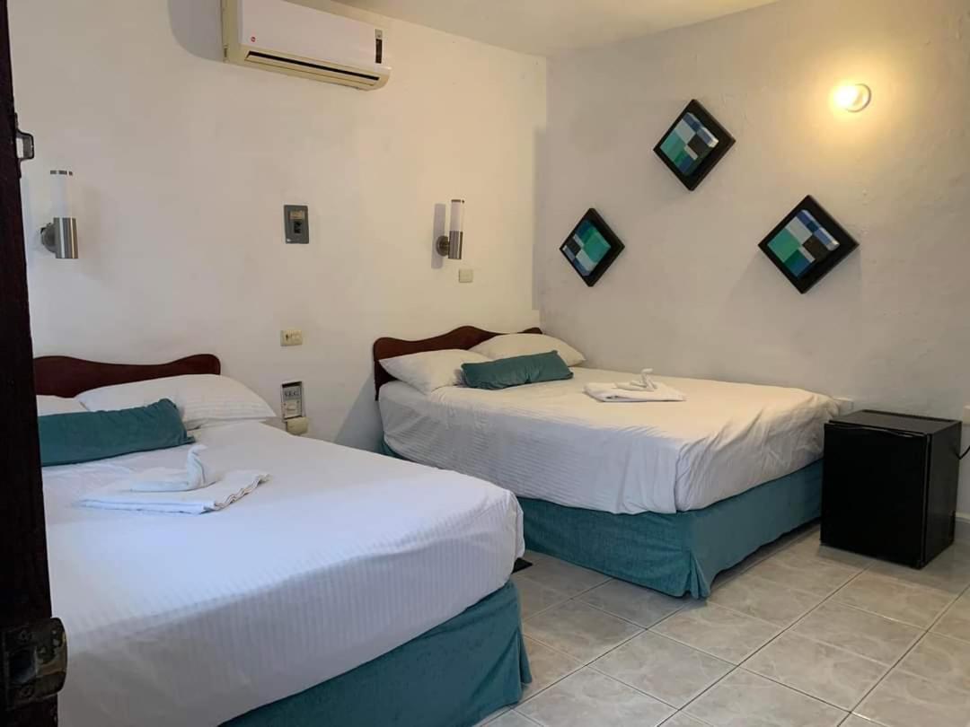 Hotel Hermanos Aguilar Cozumel Exteriör bild